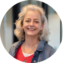 Tanja van Groos